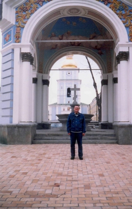 Часовня на территории Михайловского собора... в ней фонтан... 
сколько раз уже оставлял монетки - и все время возвращаюсь!!!