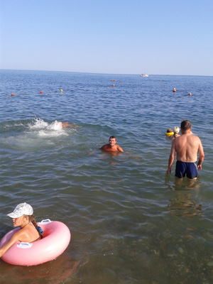 Фото Крым Алушта  пляж Черное море 33-й богатырь